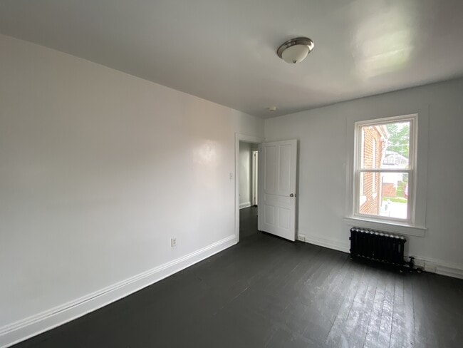 Building Photo - 256 W Jackson St