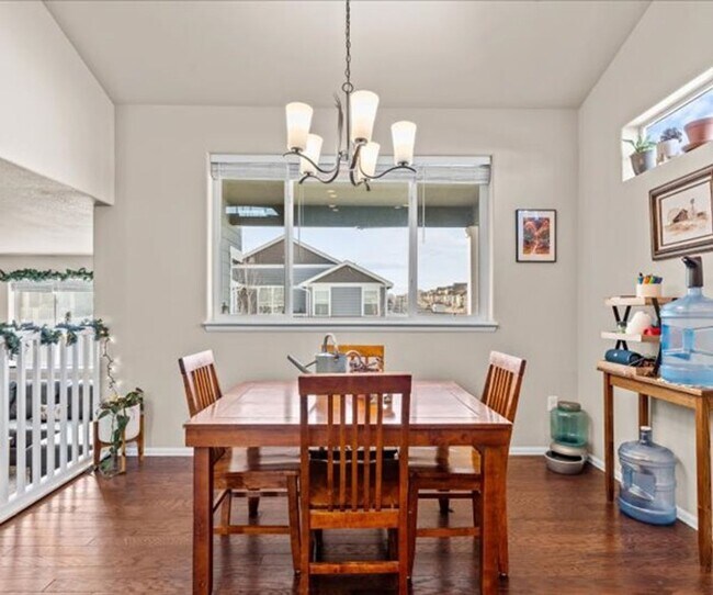 Building Photo - Modern 4-Bedroom Home in Desirable Promontory Neighborhood - Pet Friendly