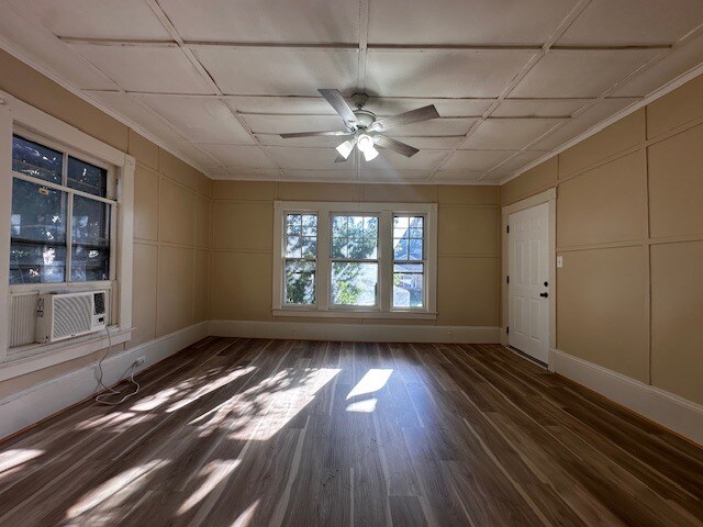 Building Photo - 409 N Cedar St