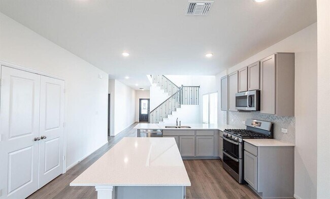 Building Photo - 2307 Stonewater Cove