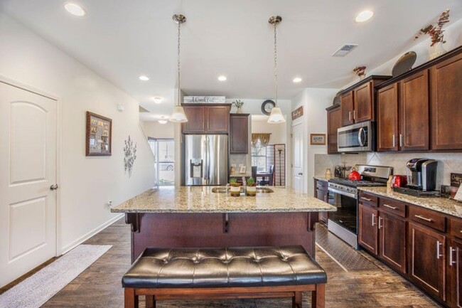 Building Photo - Beautiful Traditional Home with Downstairs...
