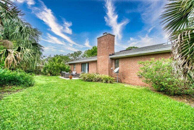 Building Photo - 42 Valencia St