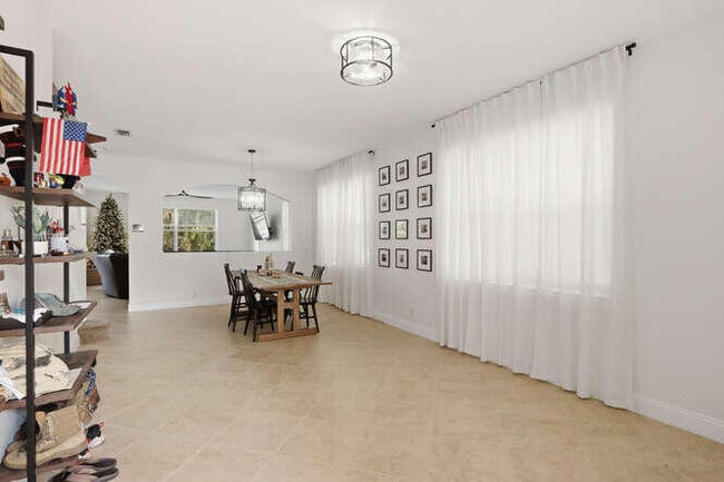 Building Photo - 1085 Center Stone Ln