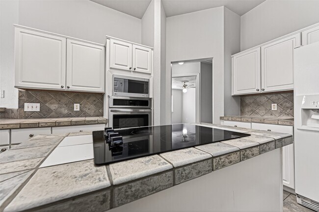 Building Photo - 3314 Zubin Ln