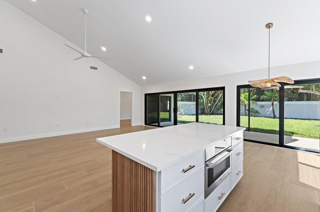 Building Photo - 139 Sand Pine Dr