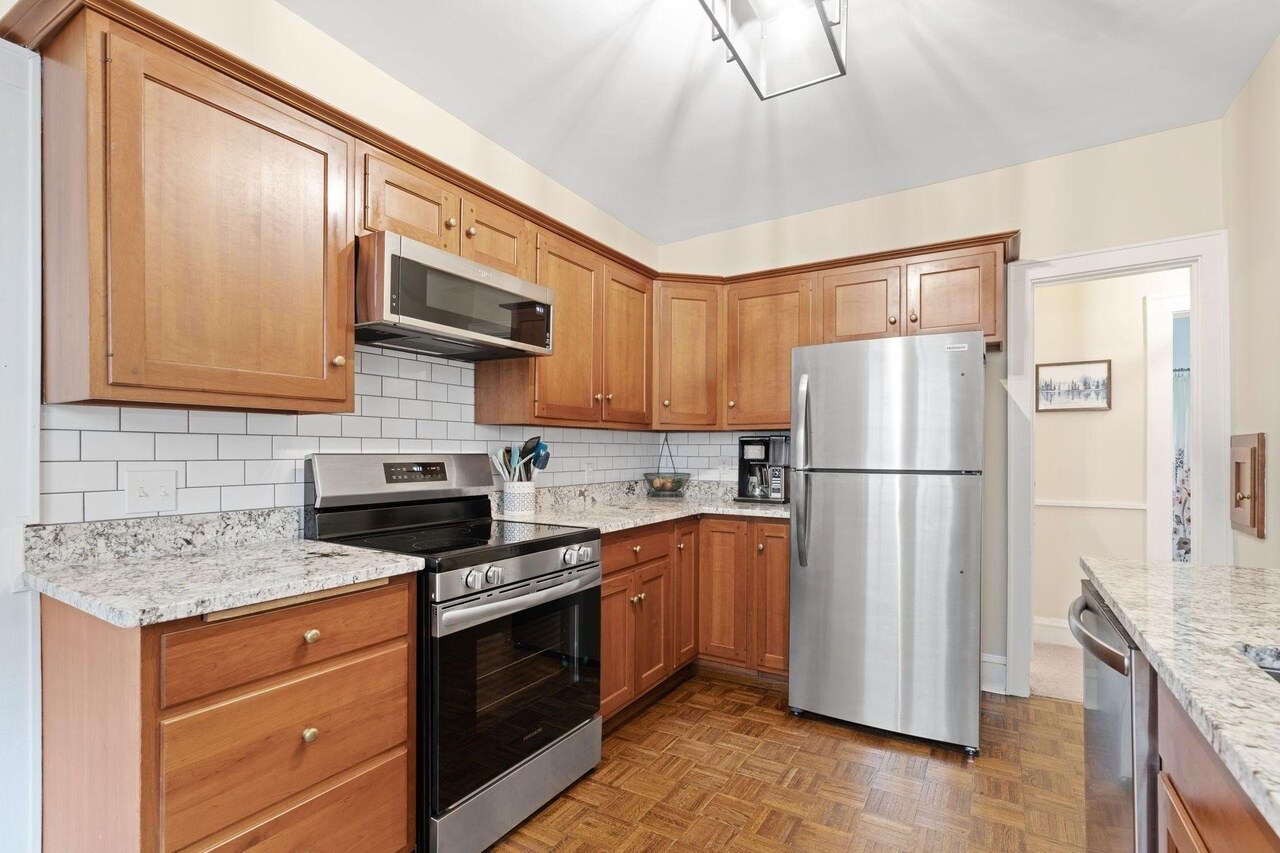 Building Photo - 952 Goodrich Ave