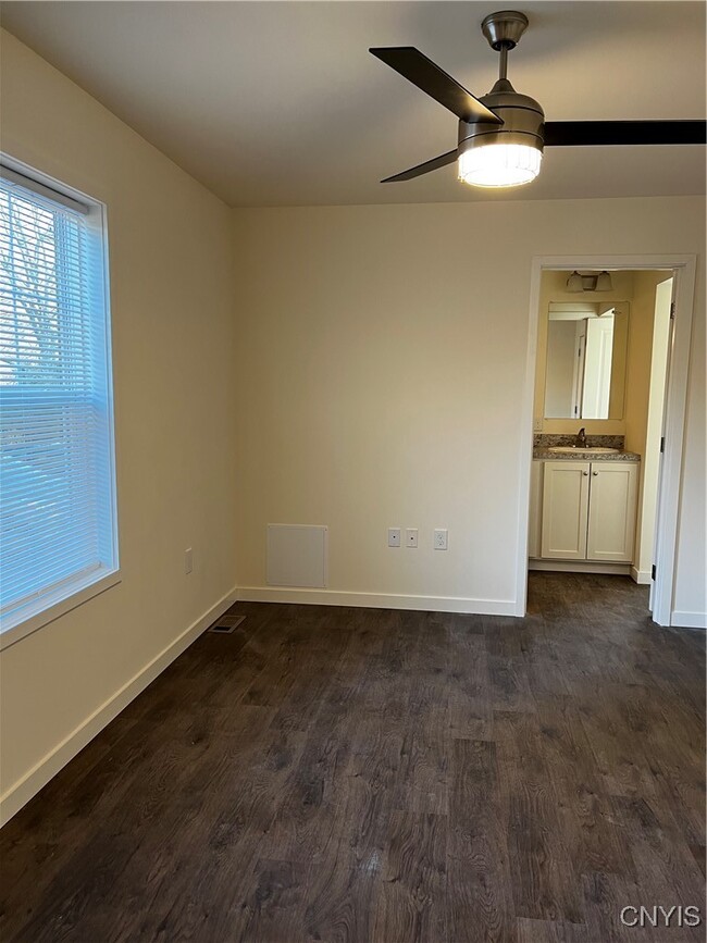 Building Photo - 4191 Jordan Rd