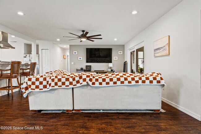 Building Photo - 2502 Plantation Dr