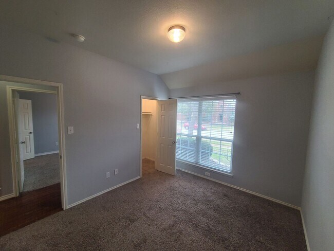 Building Photo - Rowlett Home in Great Location w/ Community Park, Pools, & Playground. Includes All Appliances!