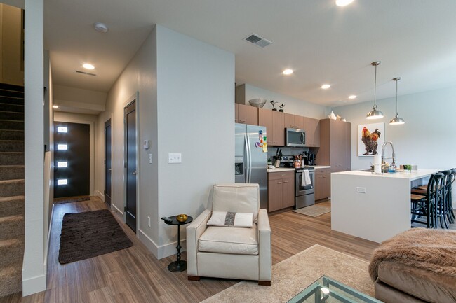 Building Photo - LUXURY TOWNHOME HOME - West Side!