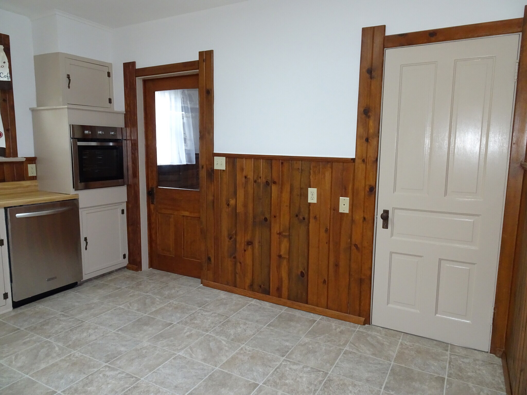 Building Photo - 415 E Lima St