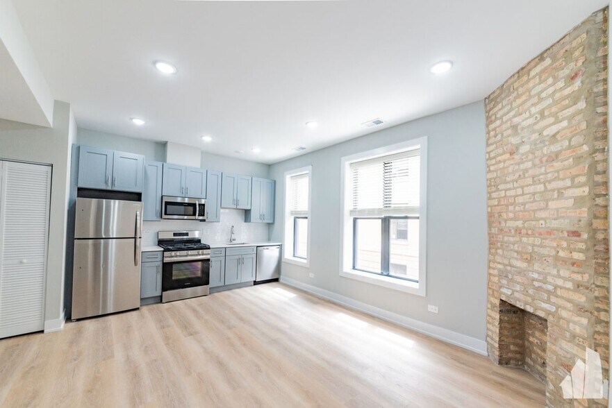 Building Photo - 428 W Belden Ave