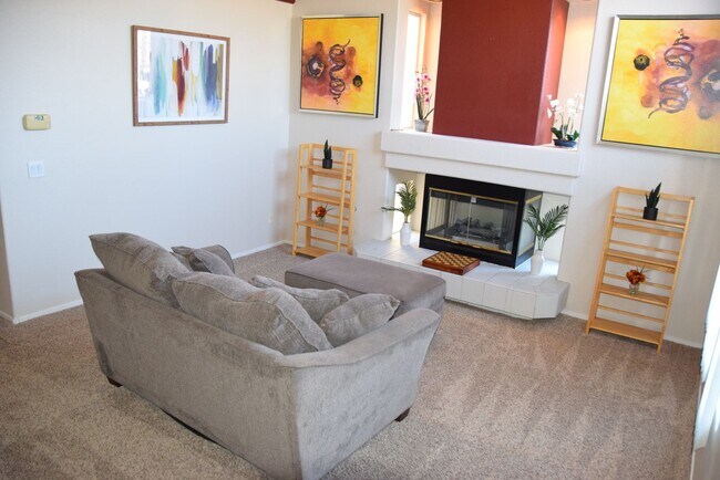 Building Photo - 8765 Country Pines Ave