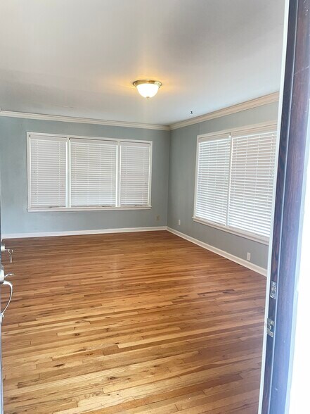 Building Photo - 873 N 600 W