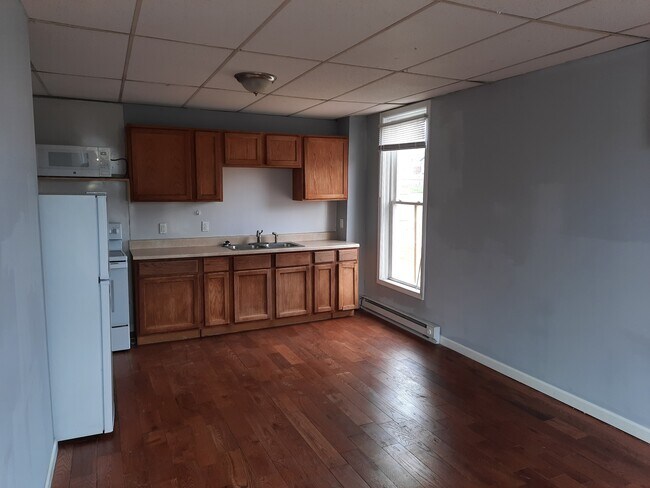 Kitchen/Living Room - 219 N Cedar St