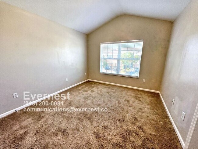 Building Photo - 26541 Castleview Way