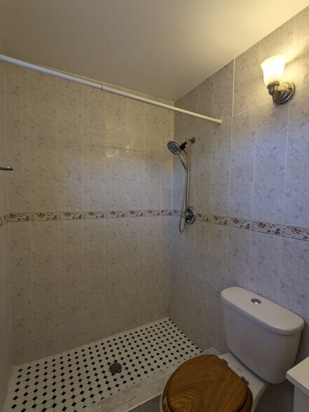 Building Photo - 2711 San Remo Cir