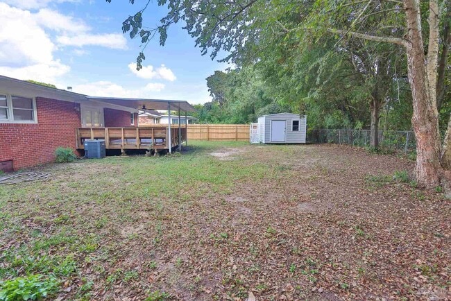 Building Photo - 3795 Summer Dr