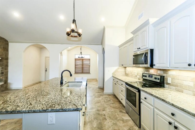 Building Photo - 5234 Kemper St