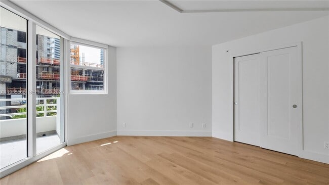 Building Photo - 555 NE 34th St