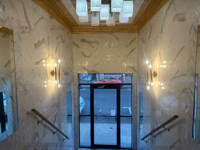 Building Photo - 332 61st St