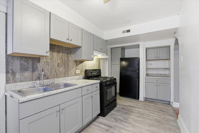 Building Photo - 5301 W Jackson Blvd