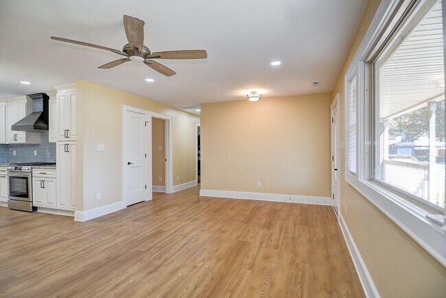 Building Photo - FOR RENT VIRGINIA BEACH