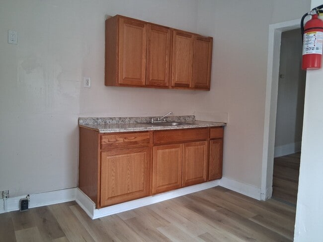 Building Photo - 58 Division St