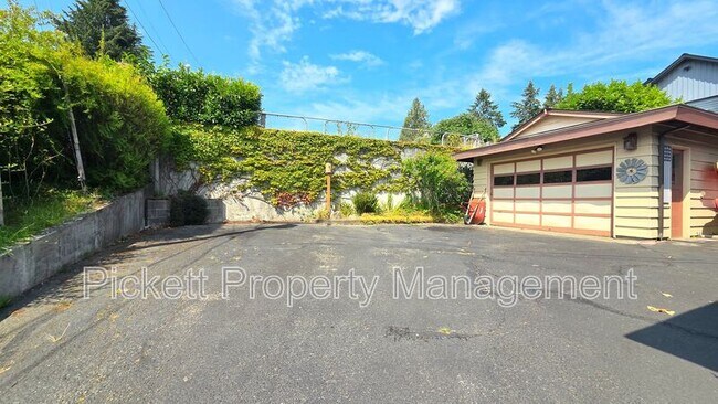 Building Photo - 8671 Silverdale Way NW