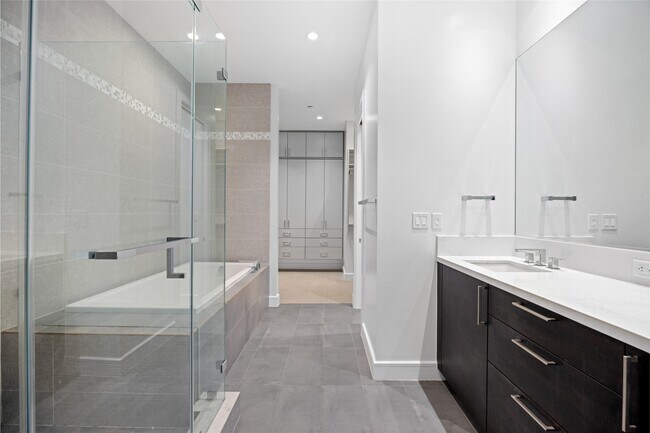 Building Photo - 4521 San Felipe St