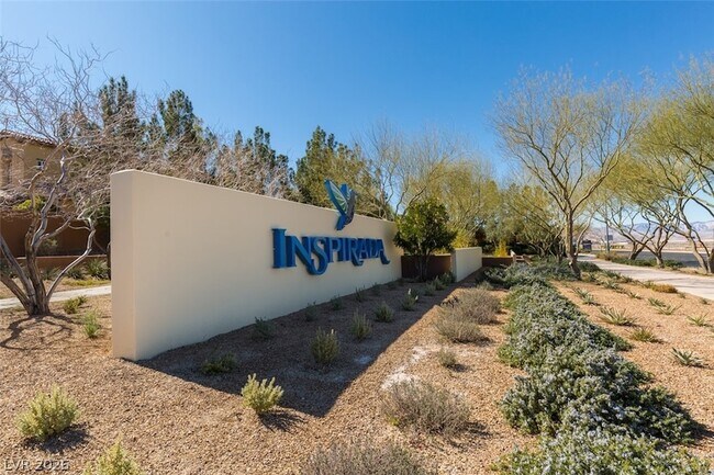 Building Photo - 3009 Camino Sereno Ave