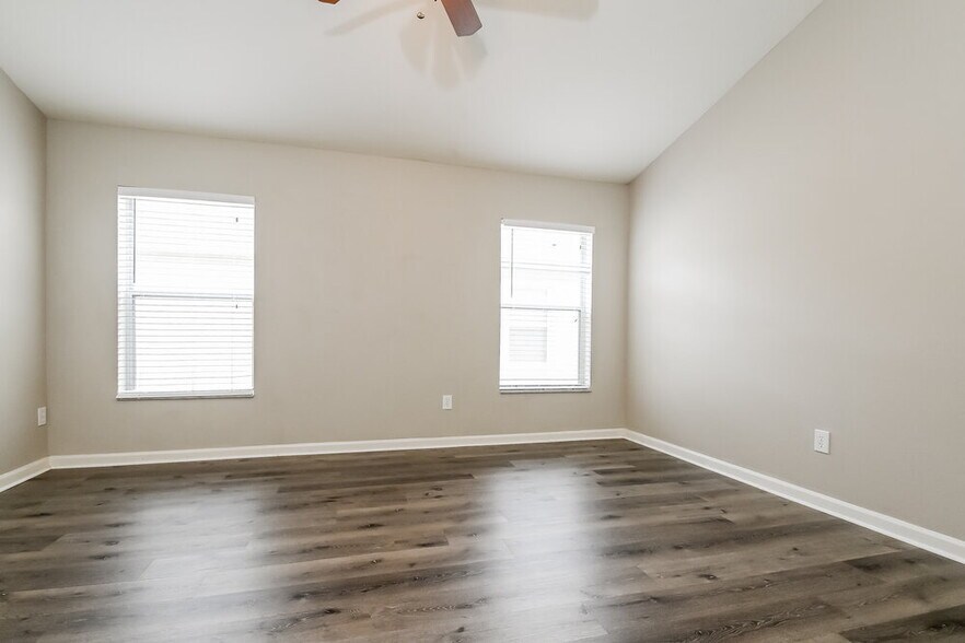 Building Photo - 11427 Misty Isle Ln