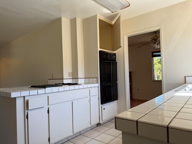 Building Photo - 4675 Verdugo Pl