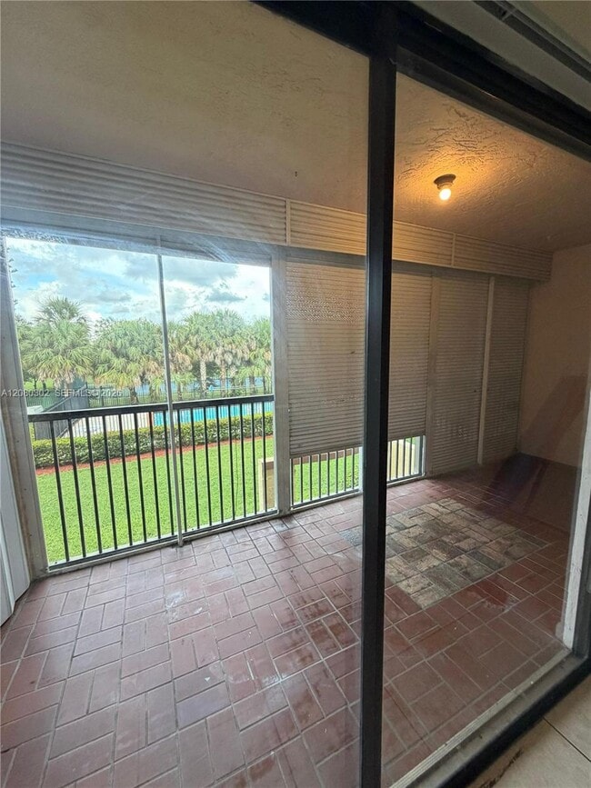 Building Photo - 2079 Coral Ridge Dr