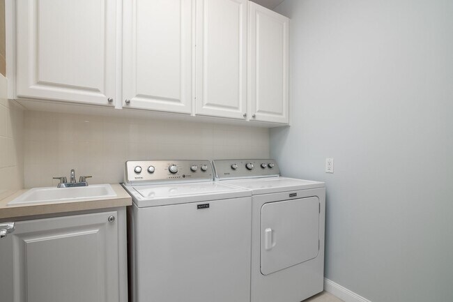 Building Photo - 28608 Alessandria Cir