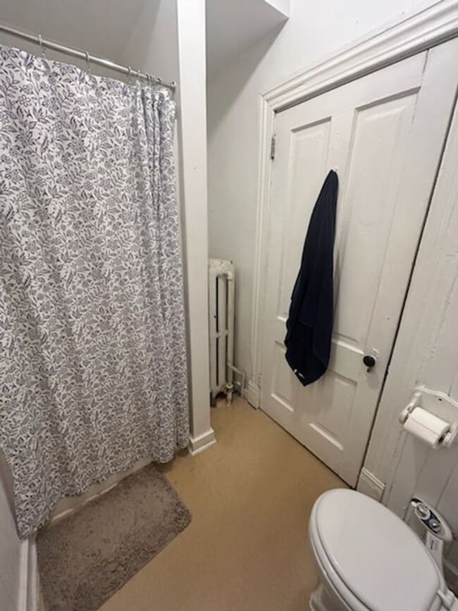 Building Photo - 1513 E Superior St