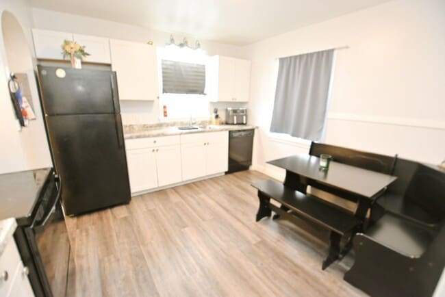 Building Photo - 3 bedroom home located 1 mile from the University of Notre Dame