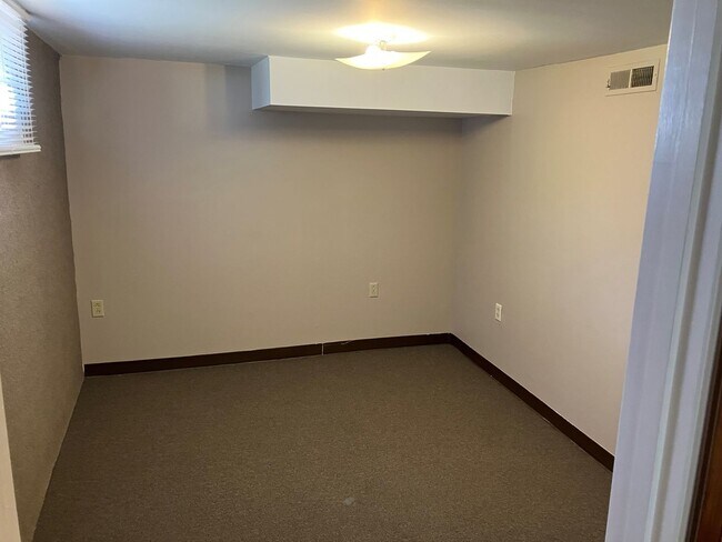 Building Photo - 4900 Fort Ave