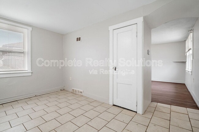 Building Photo - 221 W Felton Ave