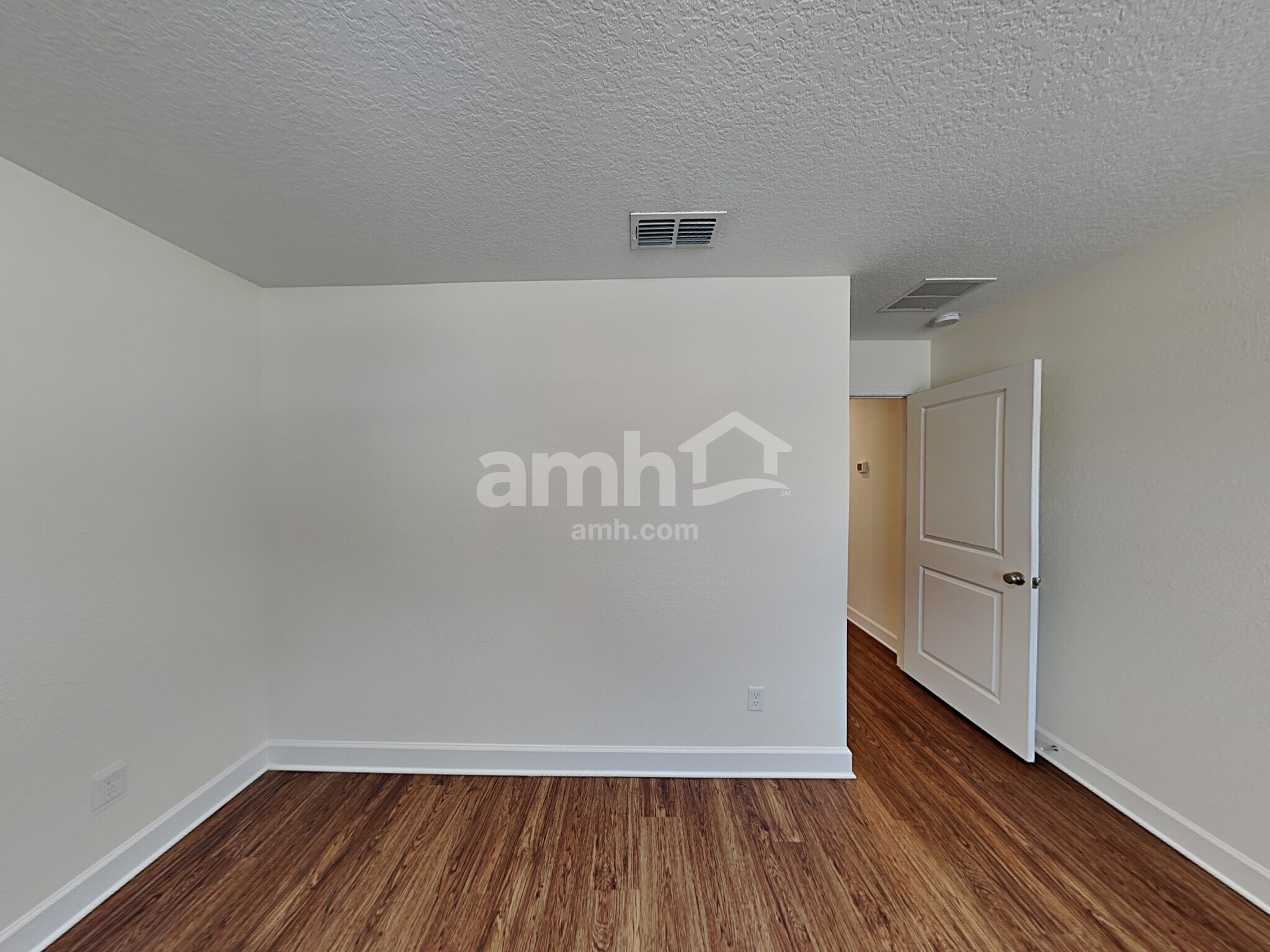 Building Photo - 8673 Highfield Ave