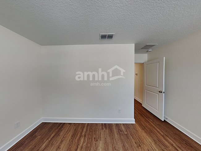 Building Photo - 8673 Highfield Ave