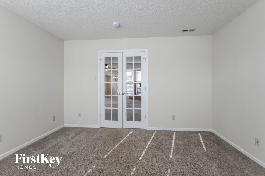 Building Photo - 9192 Huntleigh Cir