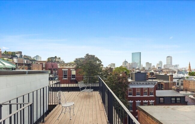 Building Photo - 73 Revere St