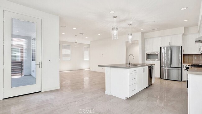 Building Photo - 137 Mirth