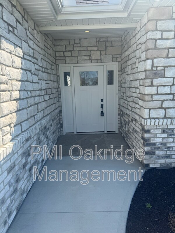 Building Photo - 963 Winter Ridge Dr