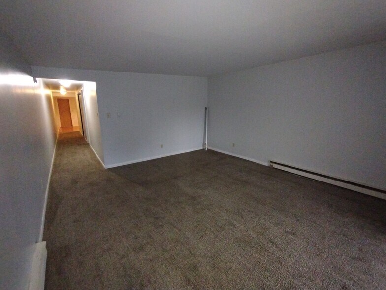 living room - 35 S Salem-Warren Rd