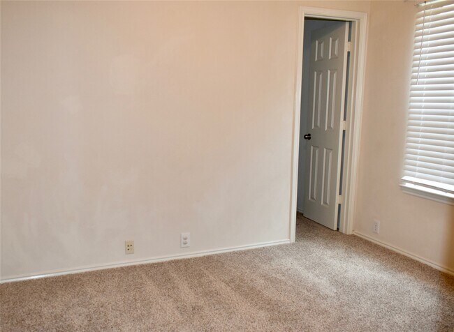 Building Photo - 3227 Farrel Hill St