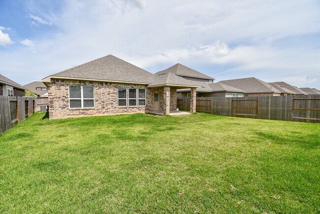 Building Photo - 3024 Myrtle Sunset Dr