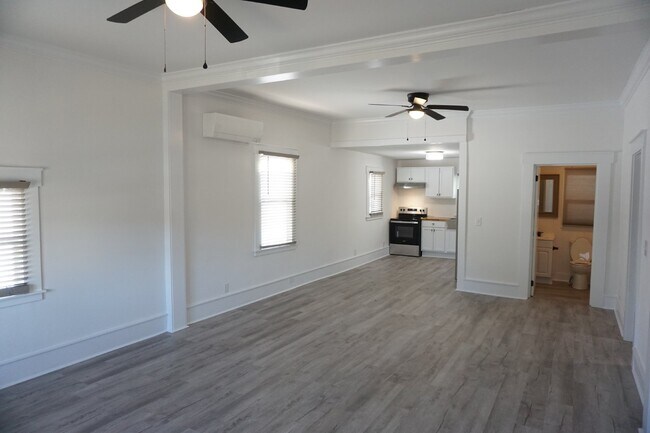 Building Photo - 708 Harnett St