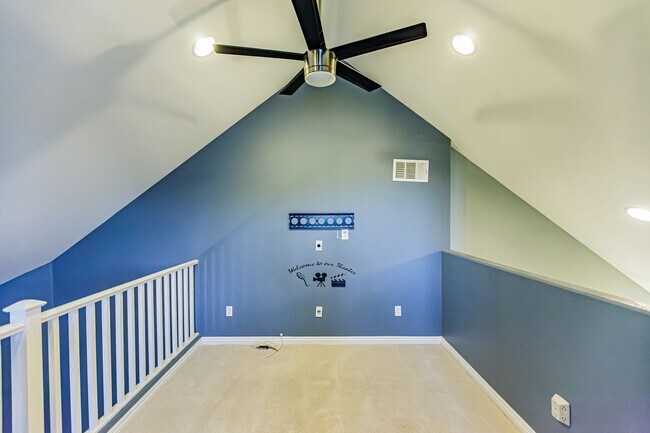 Building Photo - Queensridge Home